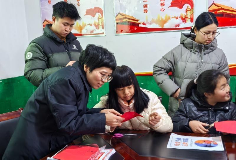 貴州盤州：當非遺邂逅法治，新春主題黨日活動“走新”更“走心”