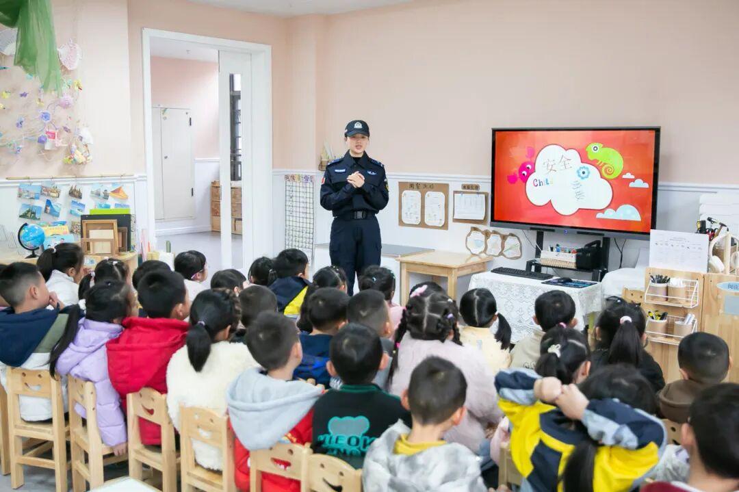 圖3 授課現(xiàn)場(chǎng)2.jpg 圖3 授課現(xiàn)場(chǎng)2.jpg