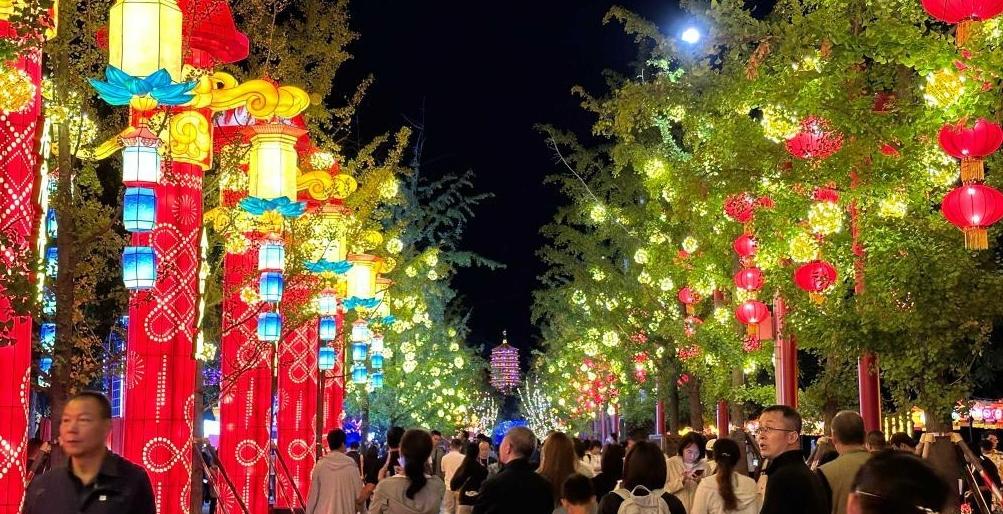 潮體驗(yàn)、微度假、熱IP——中秋節(jié)假期各地消費(fèi)市場(chǎng)掃描