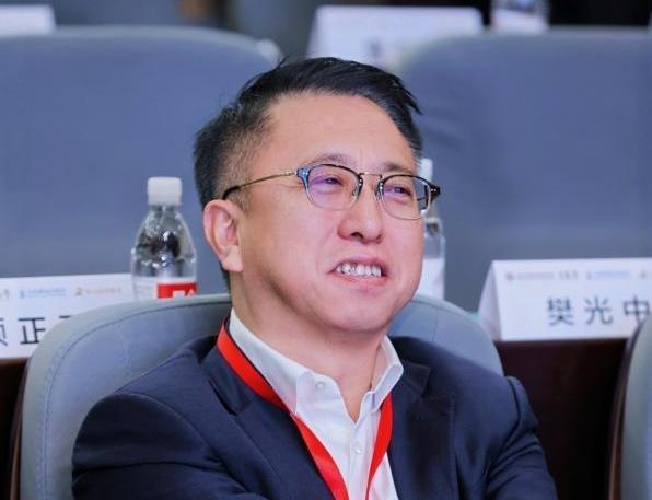 傅穹：企業(yè)需在法治軌道上實(shí)現(xiàn)創(chuàng)新與穩(wěn)健的動態(tài)平衡